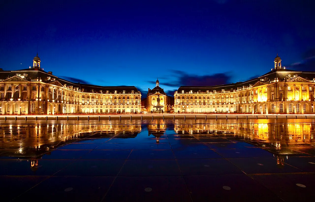 Vue de Bordeaux, préfecture de la Gironde
